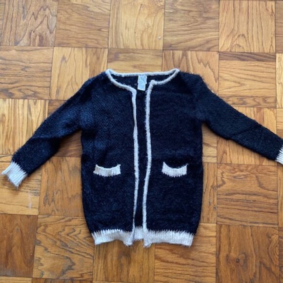 Unique Sweater - Picture 1 of 2